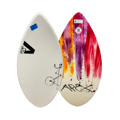 The APEX AVAC represents a radical change to the high performance skimboard design.  Made with multiple layers of Woven E-glass fiberglass.